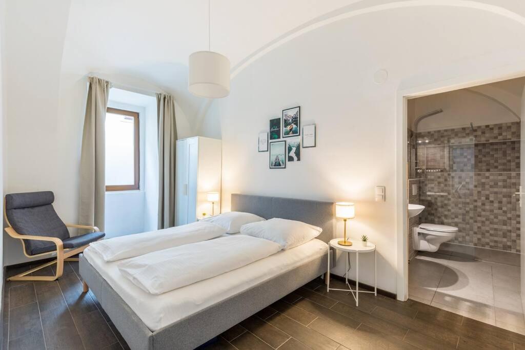 Apartament Free Parking I 500 Mbit Wifi I Kingsize Bed Wiedeń Zewnętrze zdjęcie